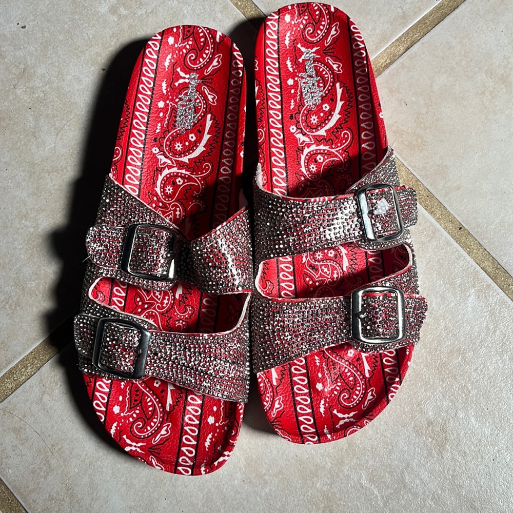 Charlotte Russe Women’s Bandana Slides